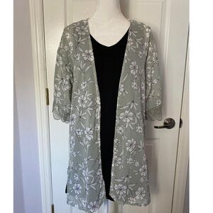 WALLFLOWER JUNIOR Small V-Neck Swing Dress with Printed Flyaway Topper Set